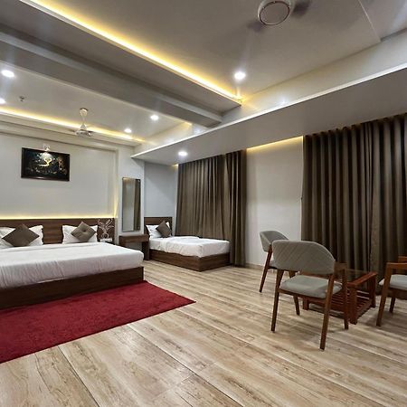 Hotel Holiday Icon Dwārka Dış mekan fotoğraf