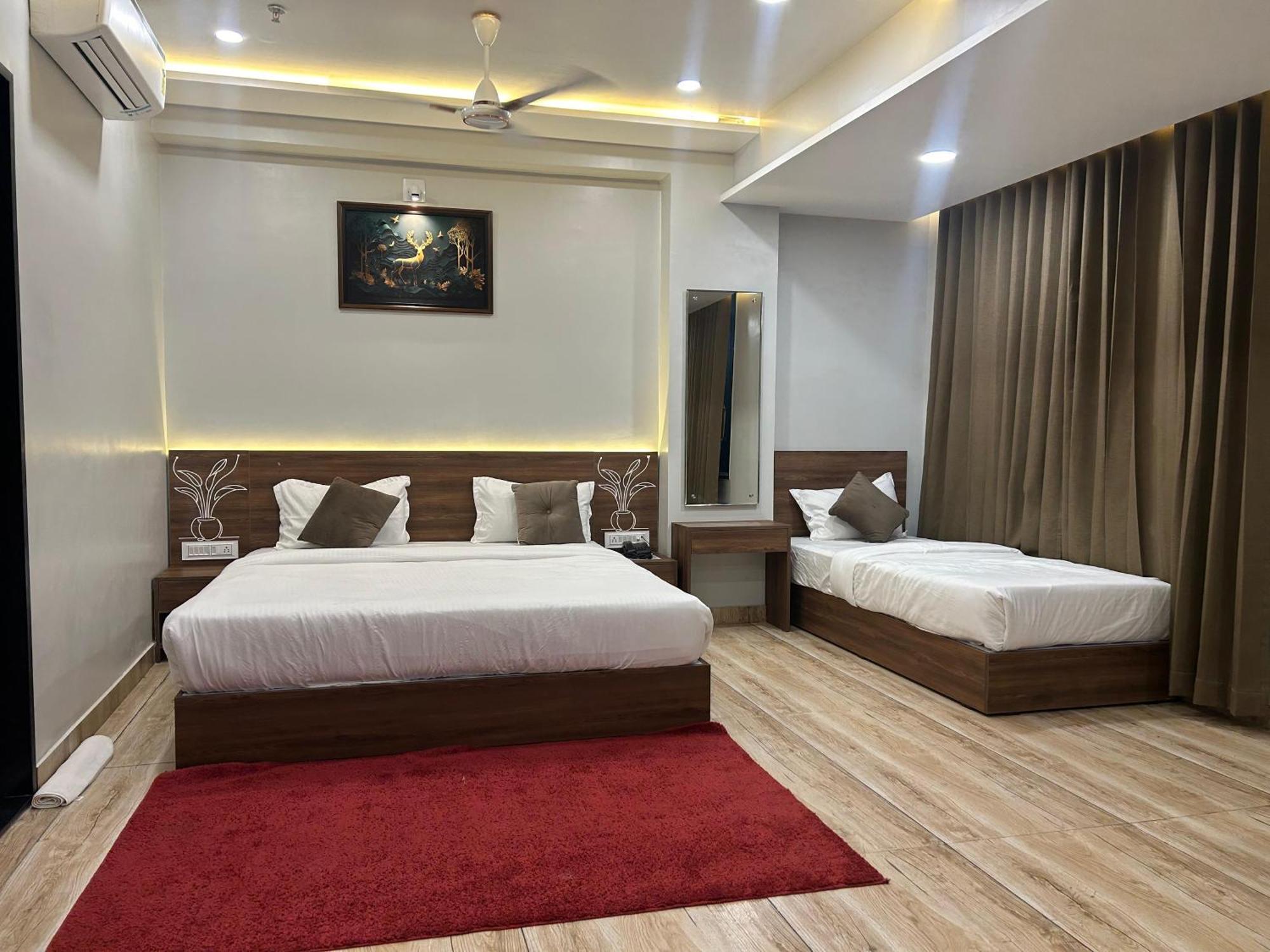Hotel Holiday Icon Dwārka Dış mekan fotoğraf
