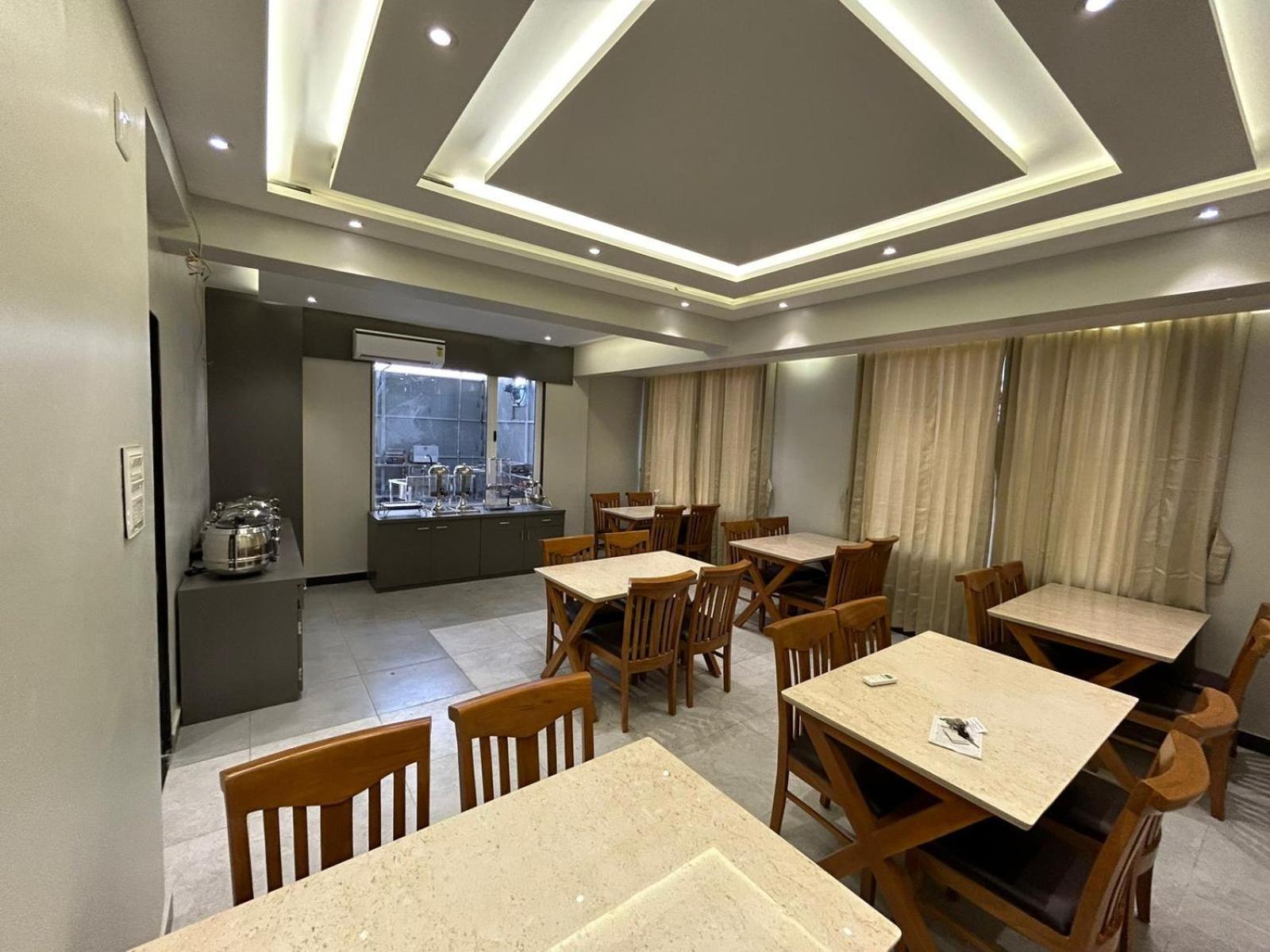 Hotel Holiday Icon Dwārka Dış mekan fotoğraf